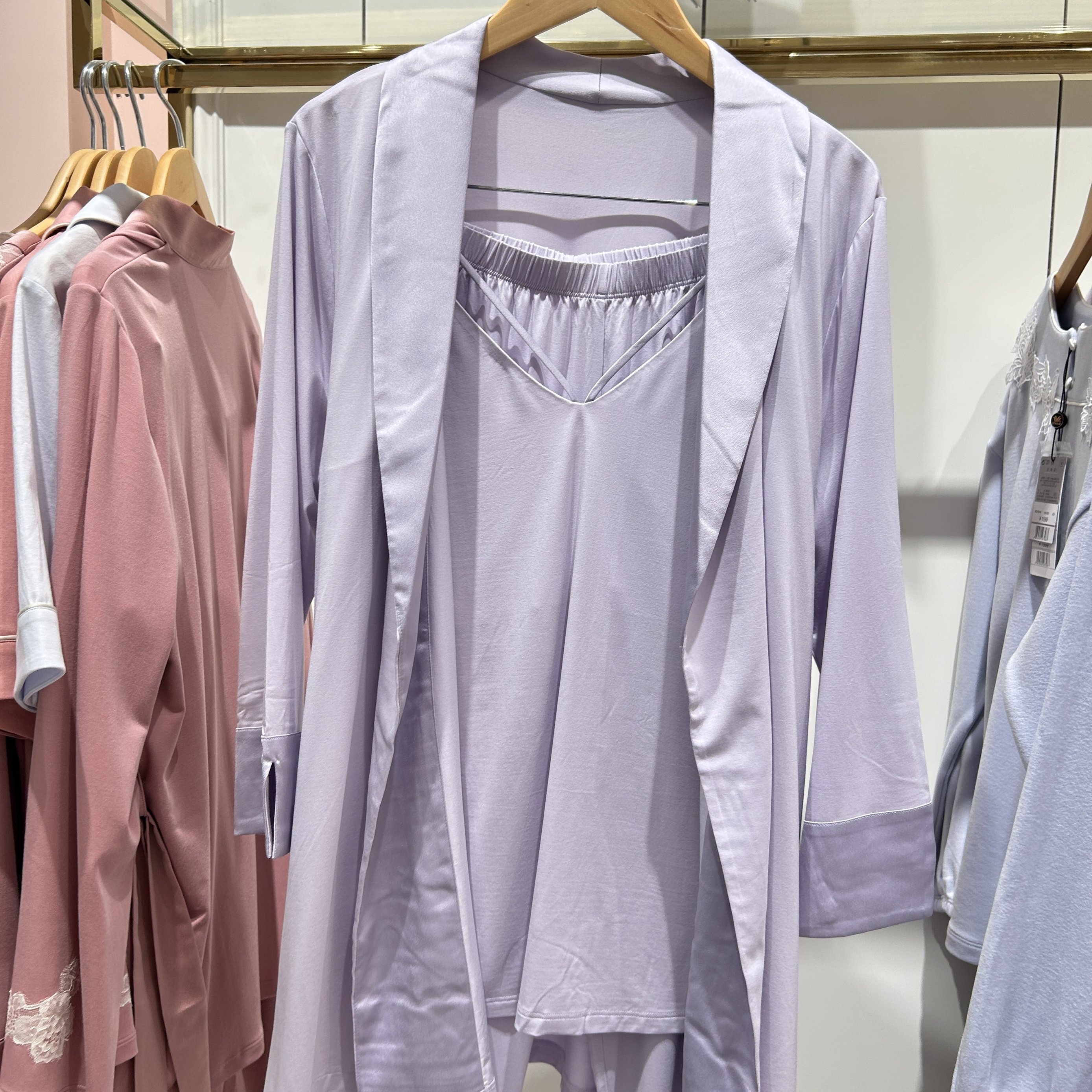 华歌尔桑蚕丝莫代尔三件套