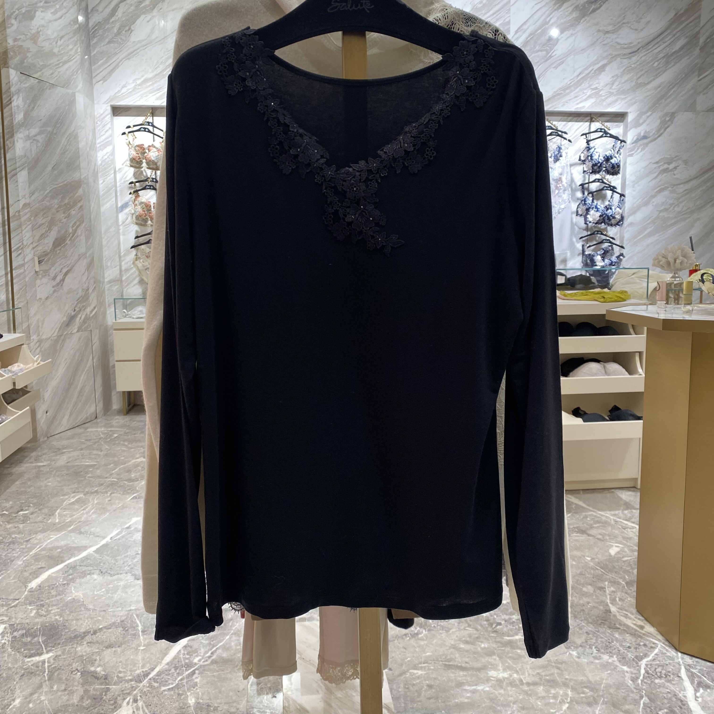 SALUTE莎露特LV62E5女士含羊毛高端优雅V领保暖上衣可外穿1880