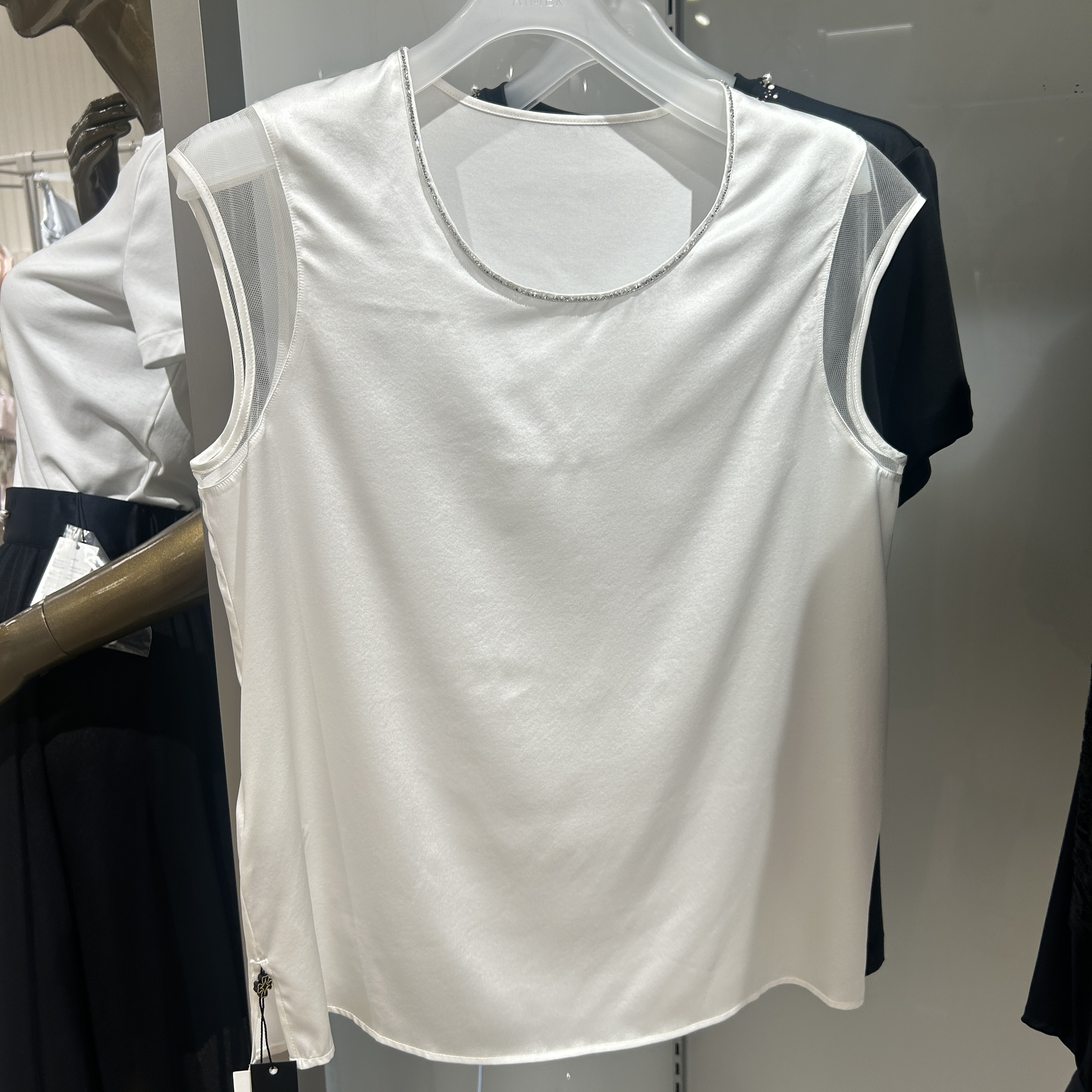 LC71ZJ1 LACLOVER 25新款桑蚕丝宽肩打底背心1800