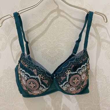 LC12JS1兰卡文 LA CLOVER 迷迭香系列3/4文胸 80D 绿色 吊牌2180