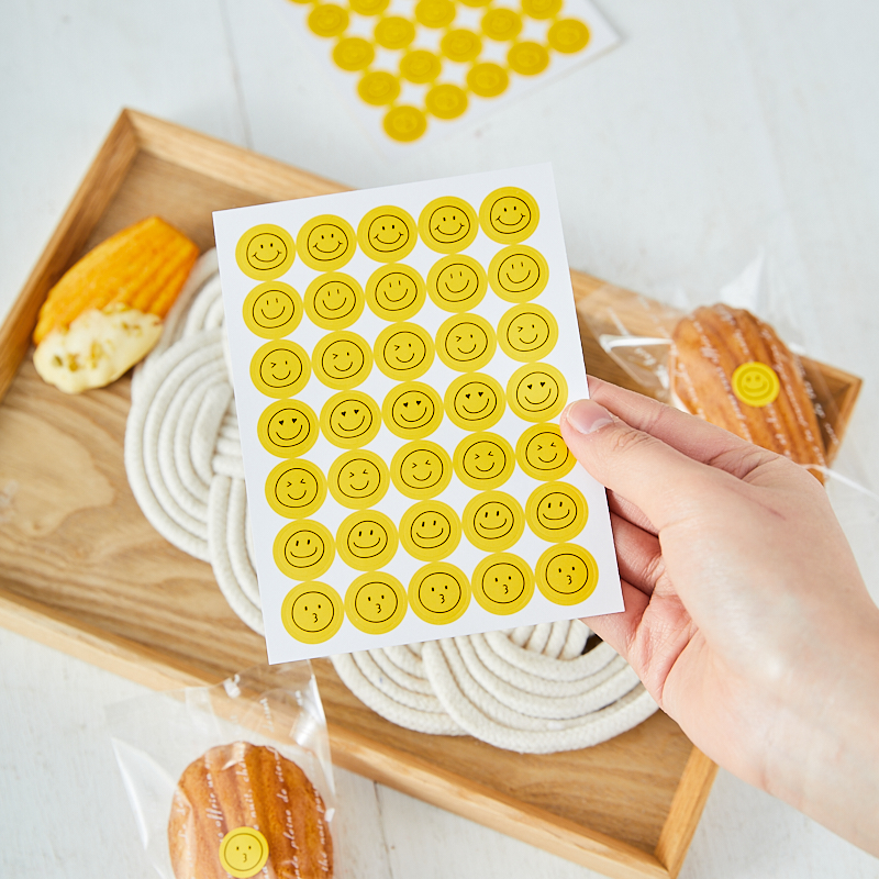 可爱韩国ins风迷你笑脸贴纸烘焙点心包装盒装饰手帐可爱表情定制