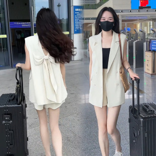时尚套装女2026夏新款时髦露背蝴蝶结气质西装马夹外套短裤两件套
