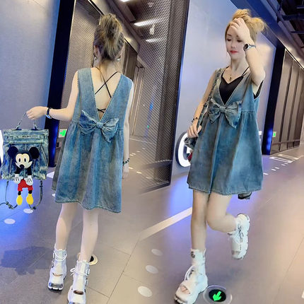 时髦连衣裙女2024夏新款设计感前后两穿美背蝴蝶结韩版a字牛仔裙