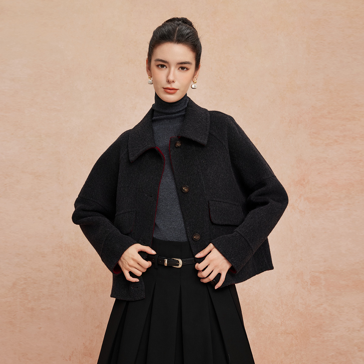 斯尔丽2025新款含高支澳毛山羊绒双面呢小翻领宽松版小个子短大衣