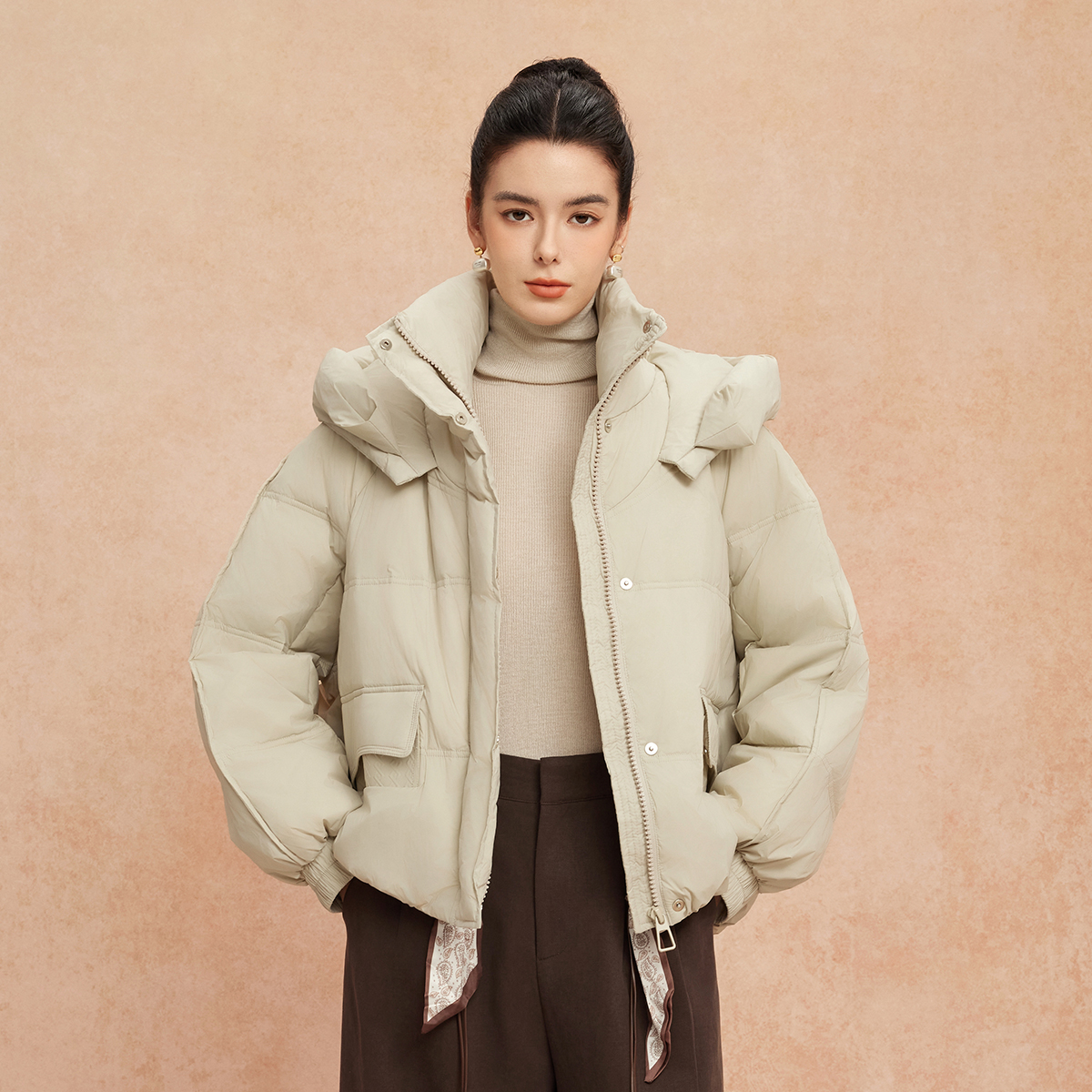 斯尔丽25新款冬季连帽短款休闲宽松加厚90绒时尚减龄小个子羽绒服