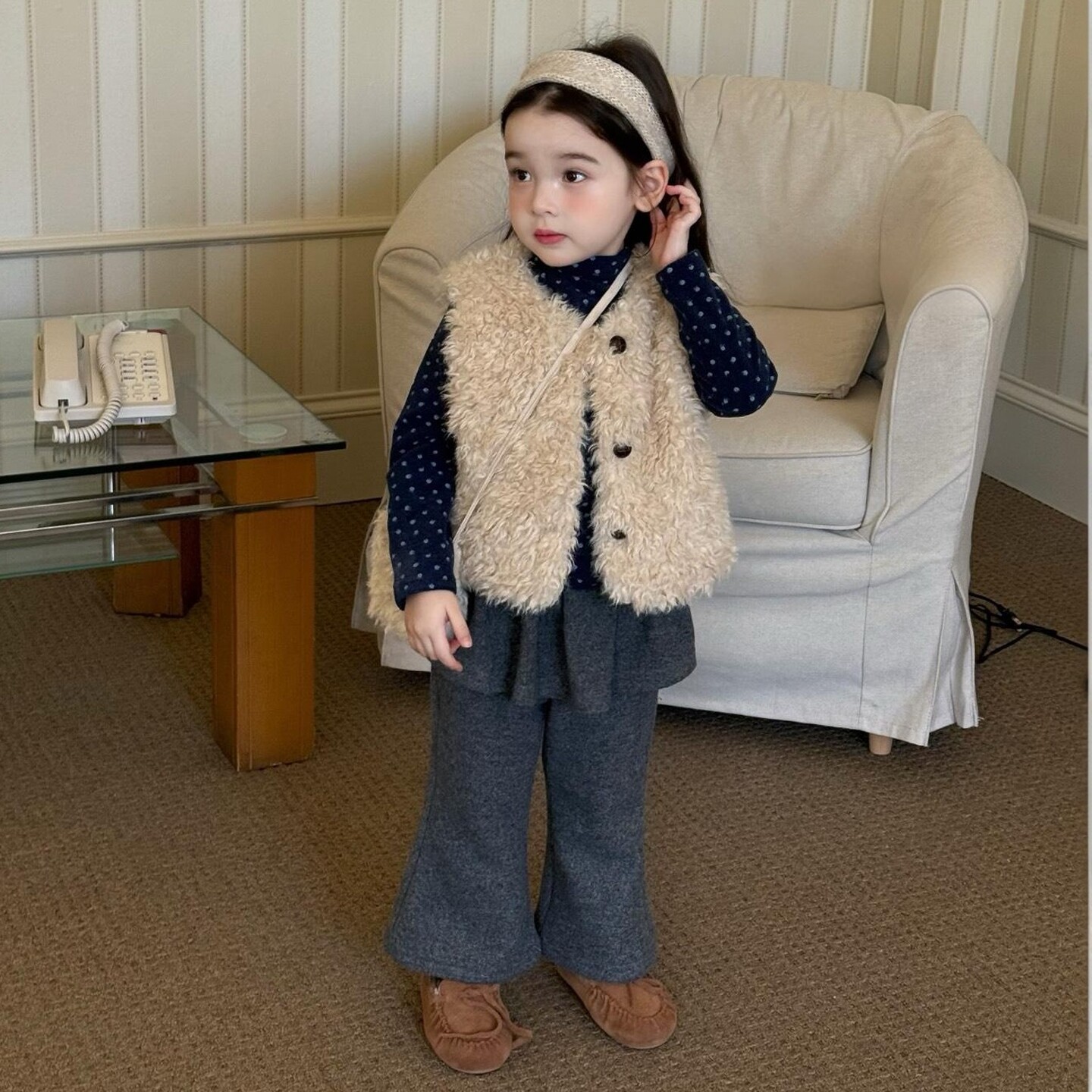 女童挎包毛毛马甲秋冬新款儿童韩版套装小女孩加绒裙裤洋气外出服