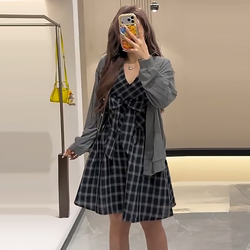 法式格纹挂脖收腰连衣裙开衫外套胖mm2026春季款显瘦宽松大码女装