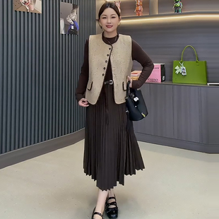 小香风马甲腰带百褶连衣裙套装胖mm2026秋季新款显瘦宽松大码女装