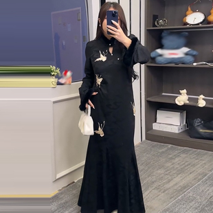 刺绣旗袍连衣裙毛毛袖蝴蝶结长裙胖mm2025显瘦宽松大码冬季款女装