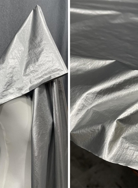 亮面银色金属涂银离型纸亮皮布料 轻薄耐磨防水防绒羽绒服PU面料