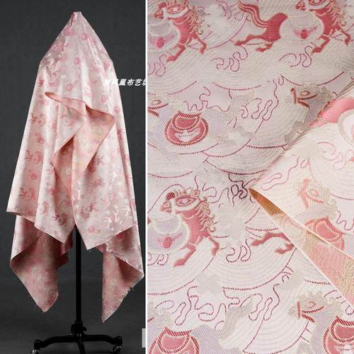 【马上有钱】浅粉色织锦缎面料