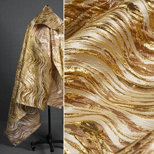 奶咖色鎏金波浪纹织锦缎提花面料 水波纹闪亮光泽重肌理国风布料