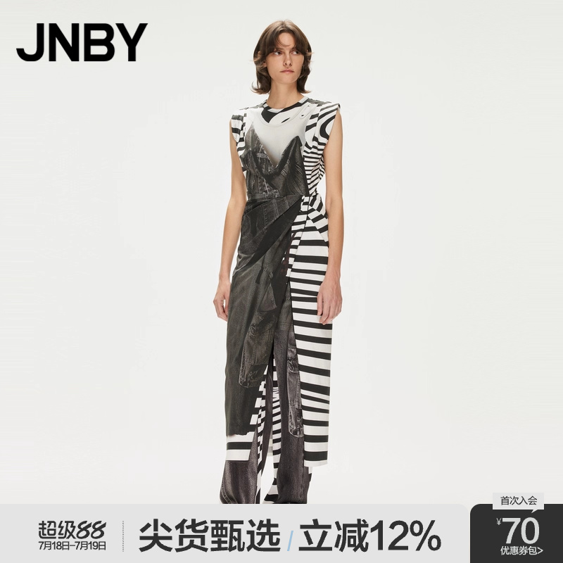设计感衣服印花连衣裙