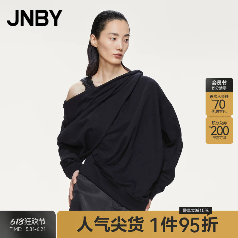 JNBY/江南布衣折扣春夏卫衣斜肩宽松套头露肩设计休闲拼接女