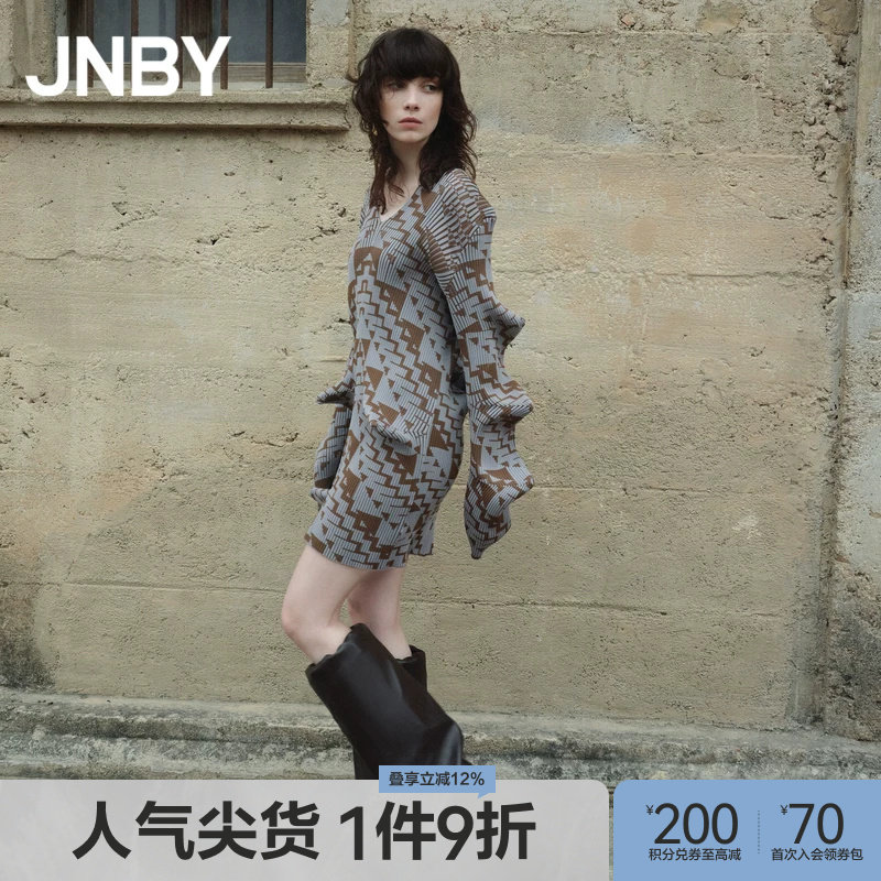 JNBY/江南布衣春秋针织连衣裙立体造型V领修身复古裙子5N8G14040图片