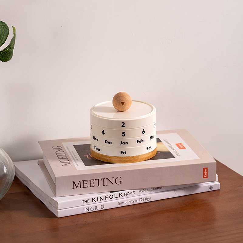 进口创意桌面日历旋转万年生日礼物摆件台历新年原创设计拍照装饰