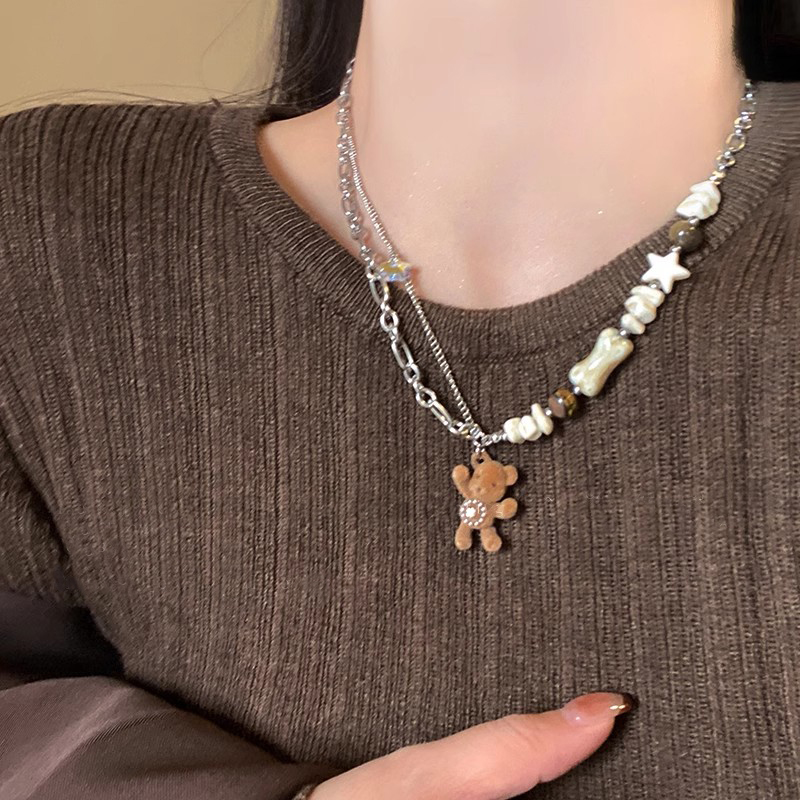 陶瓷串珠双层植绒小熊吊坠项链女2025新款可爱卫衣链毛衣链配饰品