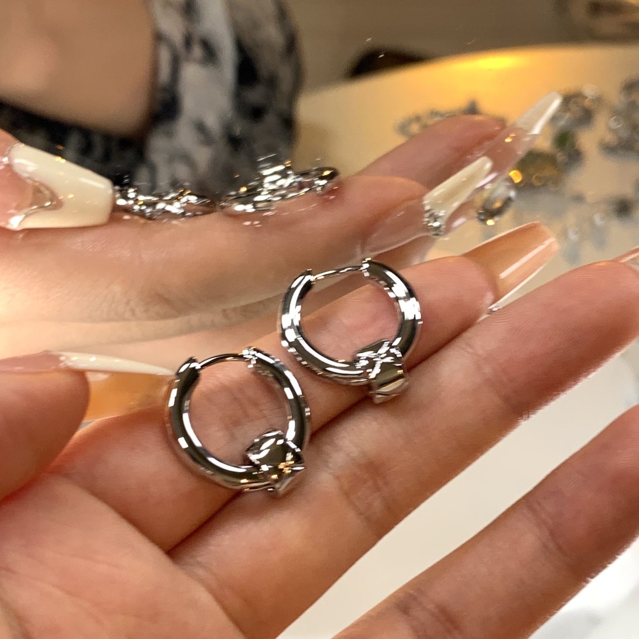 酷酷的！个性耳圈耳环小众设计感高级冷性风耳钉2025年新款潮耳饰