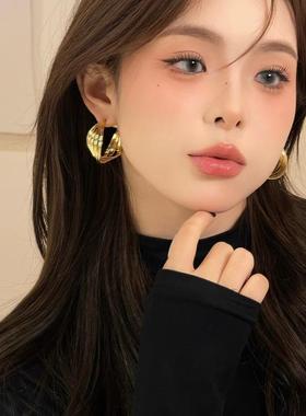 金色耳环女小众设计高级感耳饰品耳钉2025年新款潮轻奢爆款耳圈