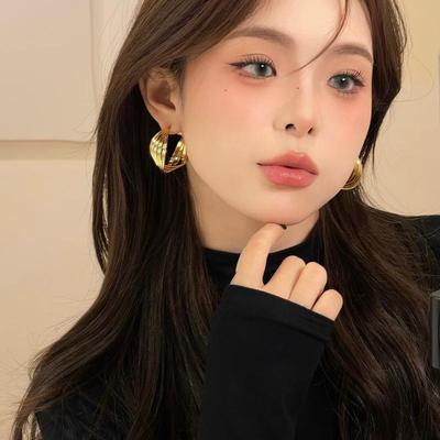 金色耳环女小众设计高级感耳饰品耳钉2025年新款潮轻奢爆款耳圈