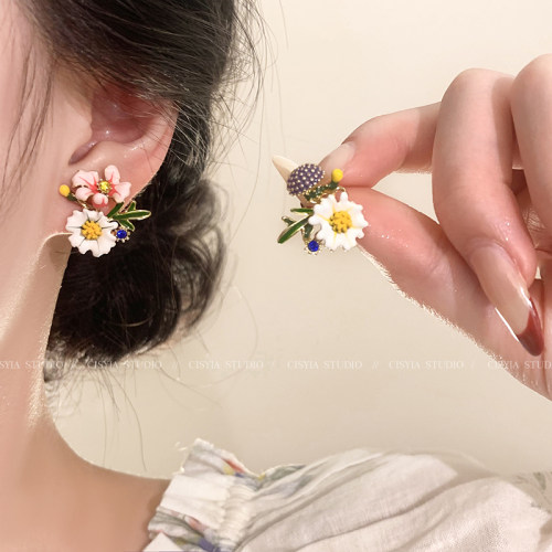 珐琅彩花朵耳钉女春天甜妹森系气质高级感耳环洋气可爱不对称耳饰