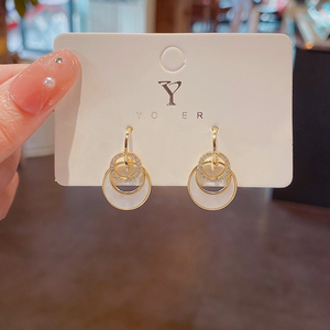 精致贝母耳坠耳环2022新款潮气质网红耳钉女小众设计感高级耳饰