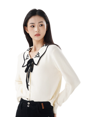 WEWE唯唯套头翻领甜美毛衣