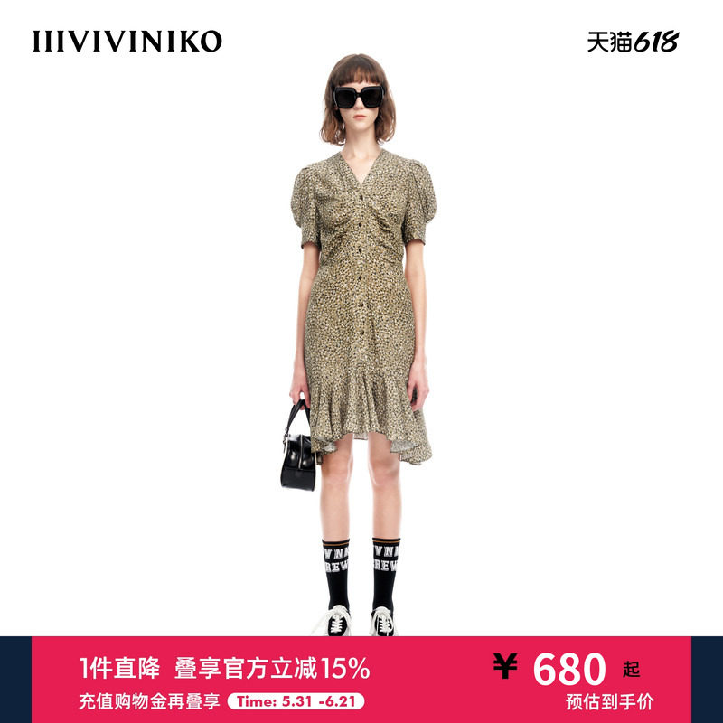 IIIVIVINIKO夏季新品复古飘逸V领修身小碎花连衣裙女M320612138E