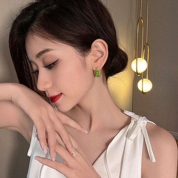 DORO DUOLAN 상큼하고 우아한 여성 녹색 고양이 눈 귀걸이 여름 빛 럭셔리 및 고급 귀걸이 트렌드