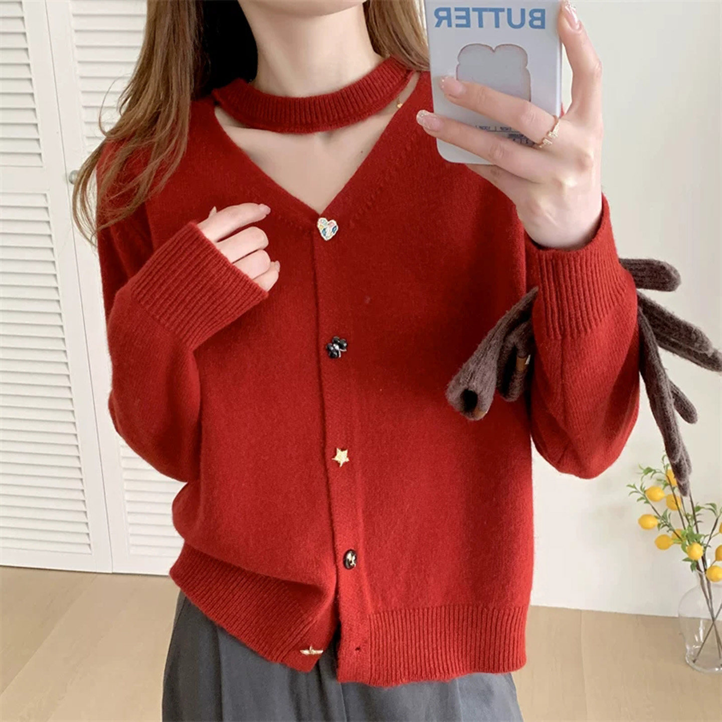 红色V领挂脖针织开衫女氛围感纽扣毛衣外套本命年新款,女装/女士精品,毛针织衫,淘宝优惠券,粉丝福利购,淘宝优惠卷