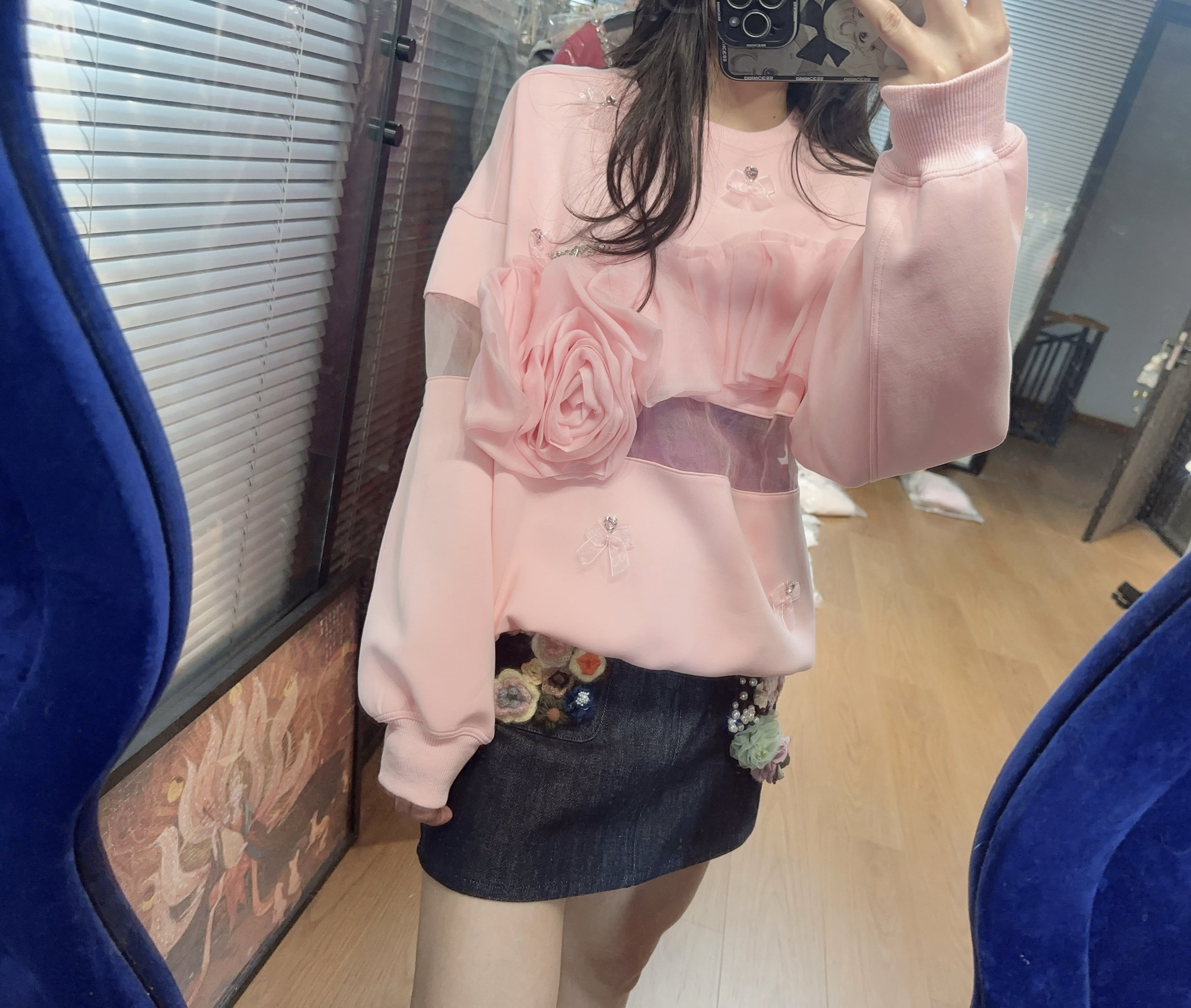 成都实体店设计师品牌akemo花朵小心机透视太空棉卫衣