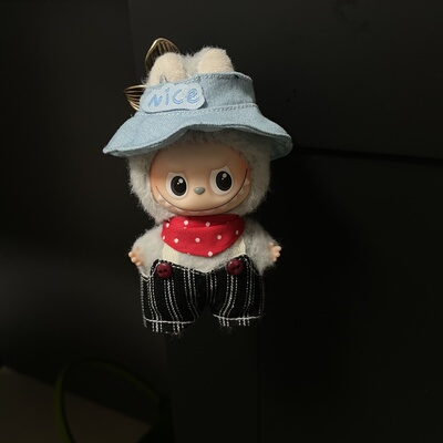 10cm4.0迷你labubu可爱娃衣挂件拉布布钥匙扣围巾吊带裤帽子格子