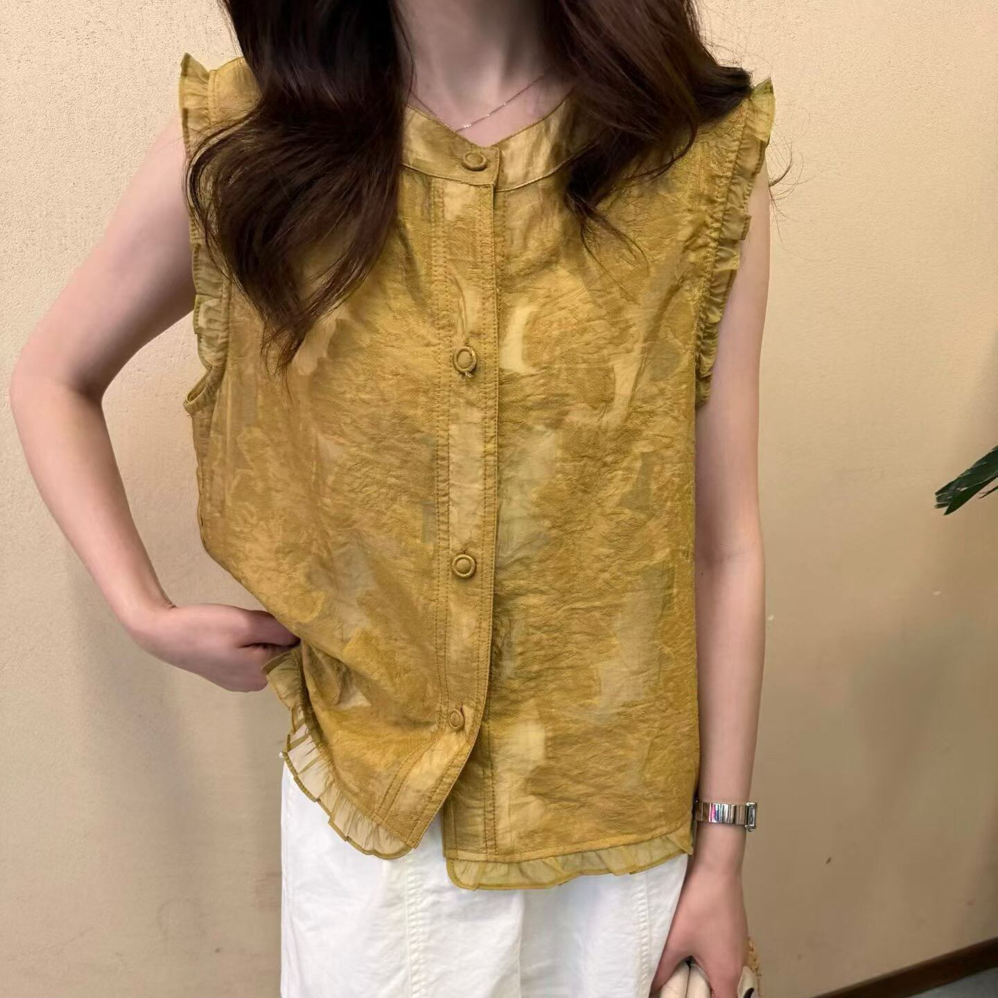 宽松洋气木耳花边拼接网纱提花单排扣圆领无袖衬衫女夏设计感上衣