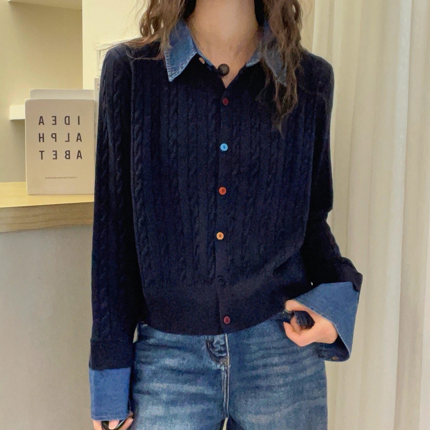 春款牛仔拼接羊毛针织开衫女翻领彩色纽扣麻花纹减龄休闲毛衣外套