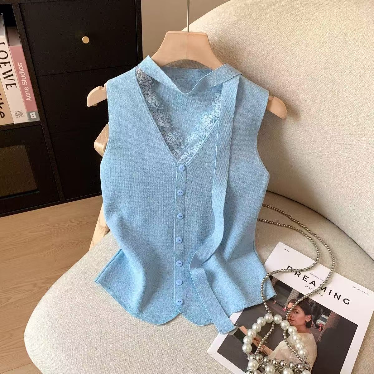 香风蕾丝拼接V领无袖针织女上衣