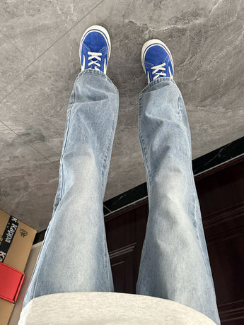 浅蓝色微喇牛仔裤男款夏季穿搭ootd显腿长裤子cleanfit弯刀直筒裤