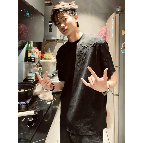 黑色闪电纹刺绣重磅短袖T恤男