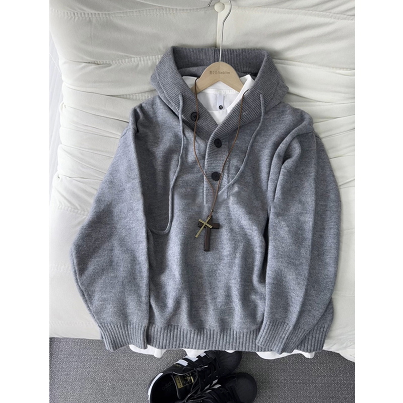 浅灰色连帽亨利领毛衣男款