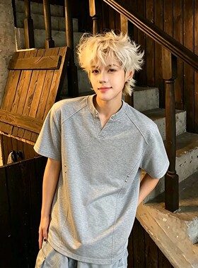 美式少年感灰色v领短袖男款夏季铆钉拼接正肩t恤重磅boxy硬挺半袖