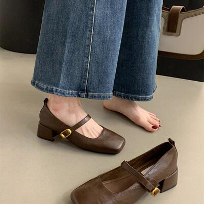复古方头浅口粗跟单鞋