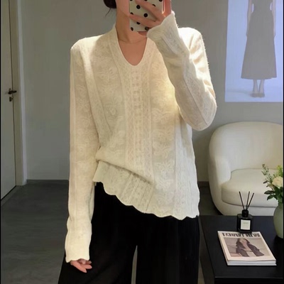 软糯糯米白色V领蕾丝针织T恤衫女