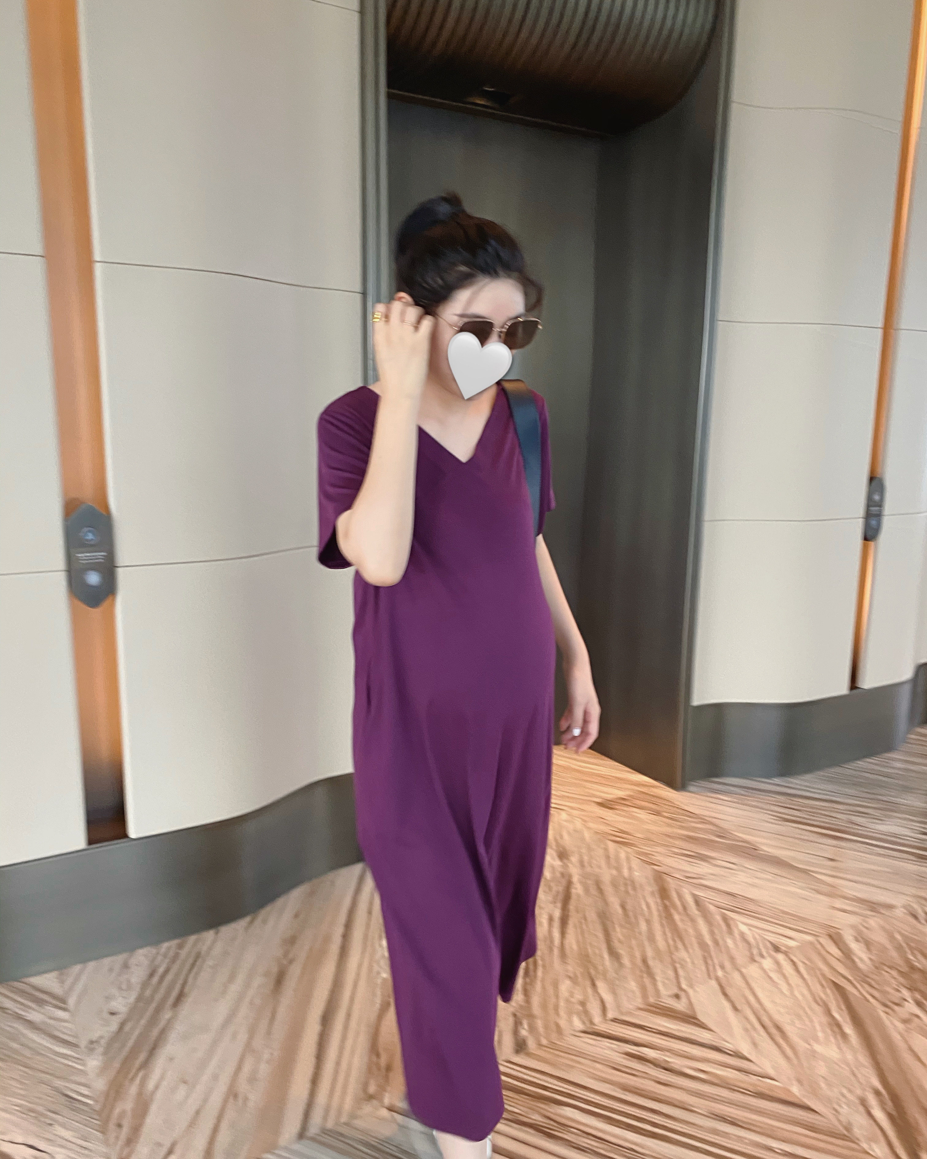 【LeoMami】孕妇连衣裙夏时尚后开叉宽松显瘦中长款V领裙子孕妇装