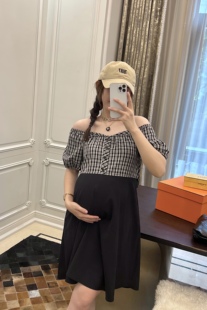 LeoMami孕妇装夏装时尚格子拼接假两件连衣裙遮肚子漏肩气质裙子