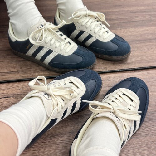 adidas舒适百搭防滑耐磨板鞋