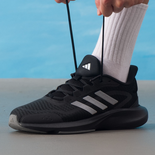 adidasAllDayEssential跑步鞋