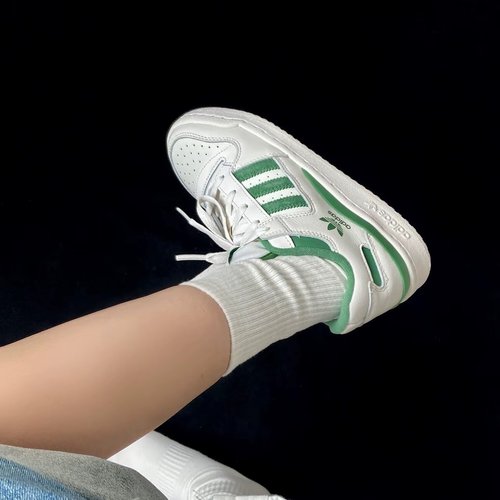 adidas透气复古魔术贴休闲板鞋