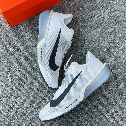 Nike防滑缓震低帮休闲跑步鞋