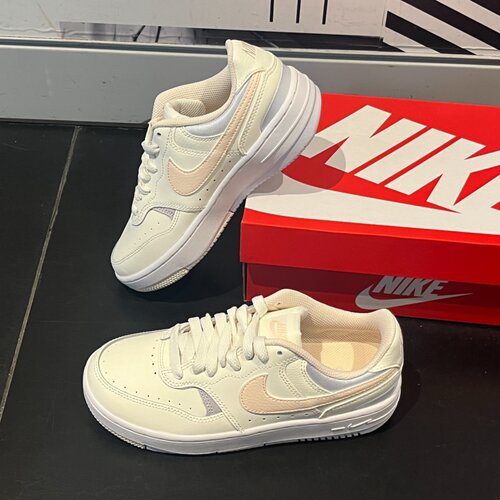 Nike/耐克复古休闲板鞋