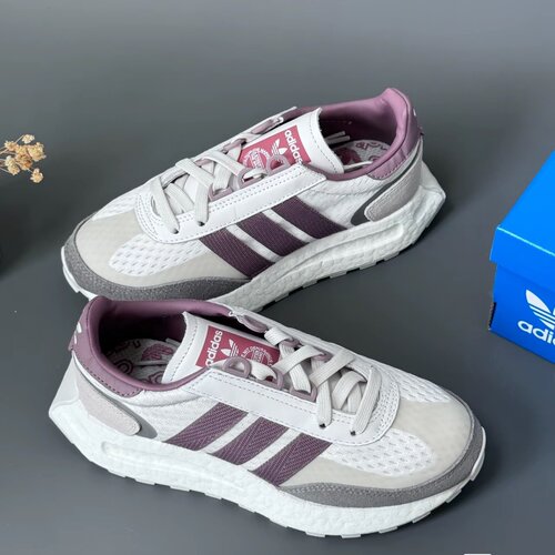 adidas柔软防滑耐磨运动休闲鞋