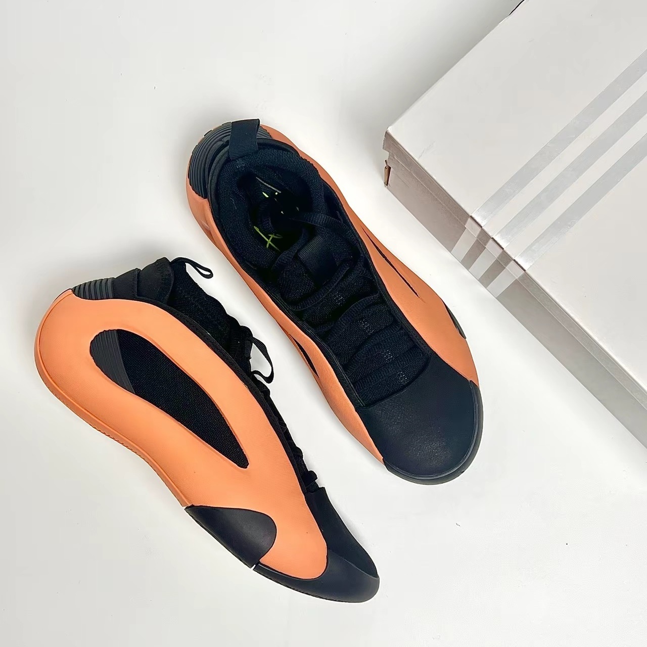 Adidas迈克体育哈登8实战篮球鞋